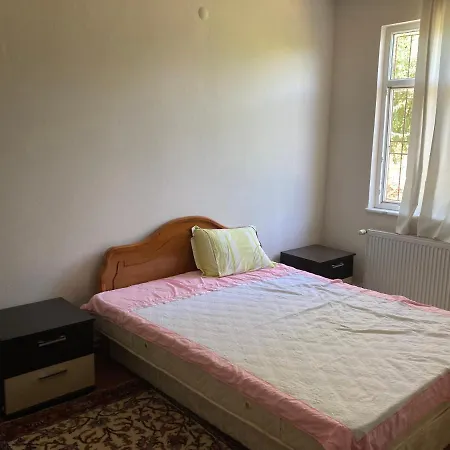 Havuz Imkani Sunan Doga Ile Ic Ice Bir Ev Aksu (Antalya)